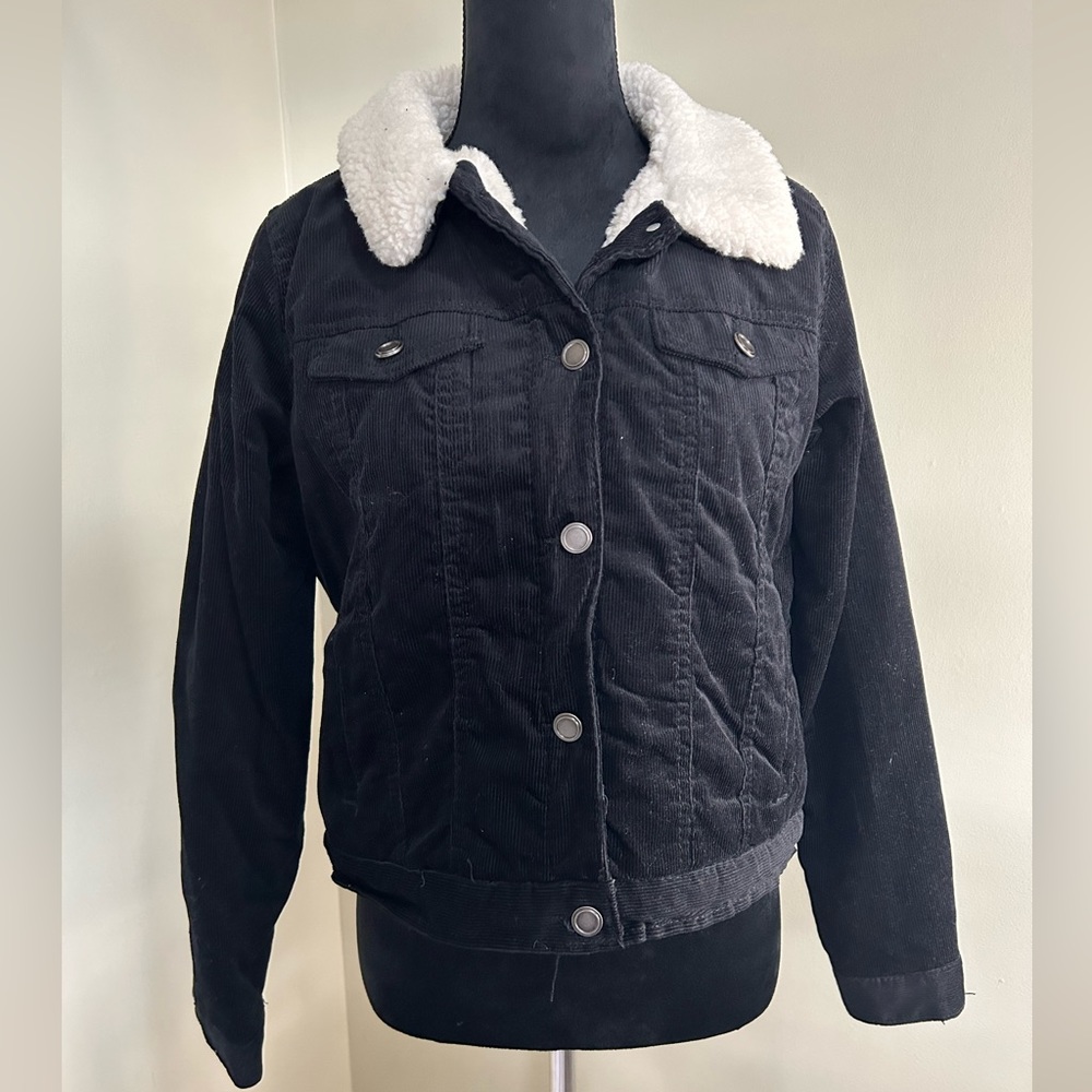 Fashion Nova black corduroy sherpa lined jacket. Large.